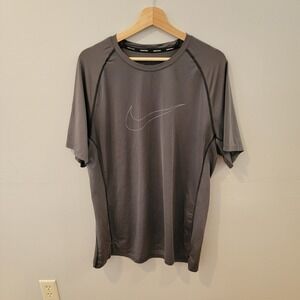 Nike Pro Dri Fit T Shirt Mens Size XL Gray Slim Fit Center Swoosh Gym Workout